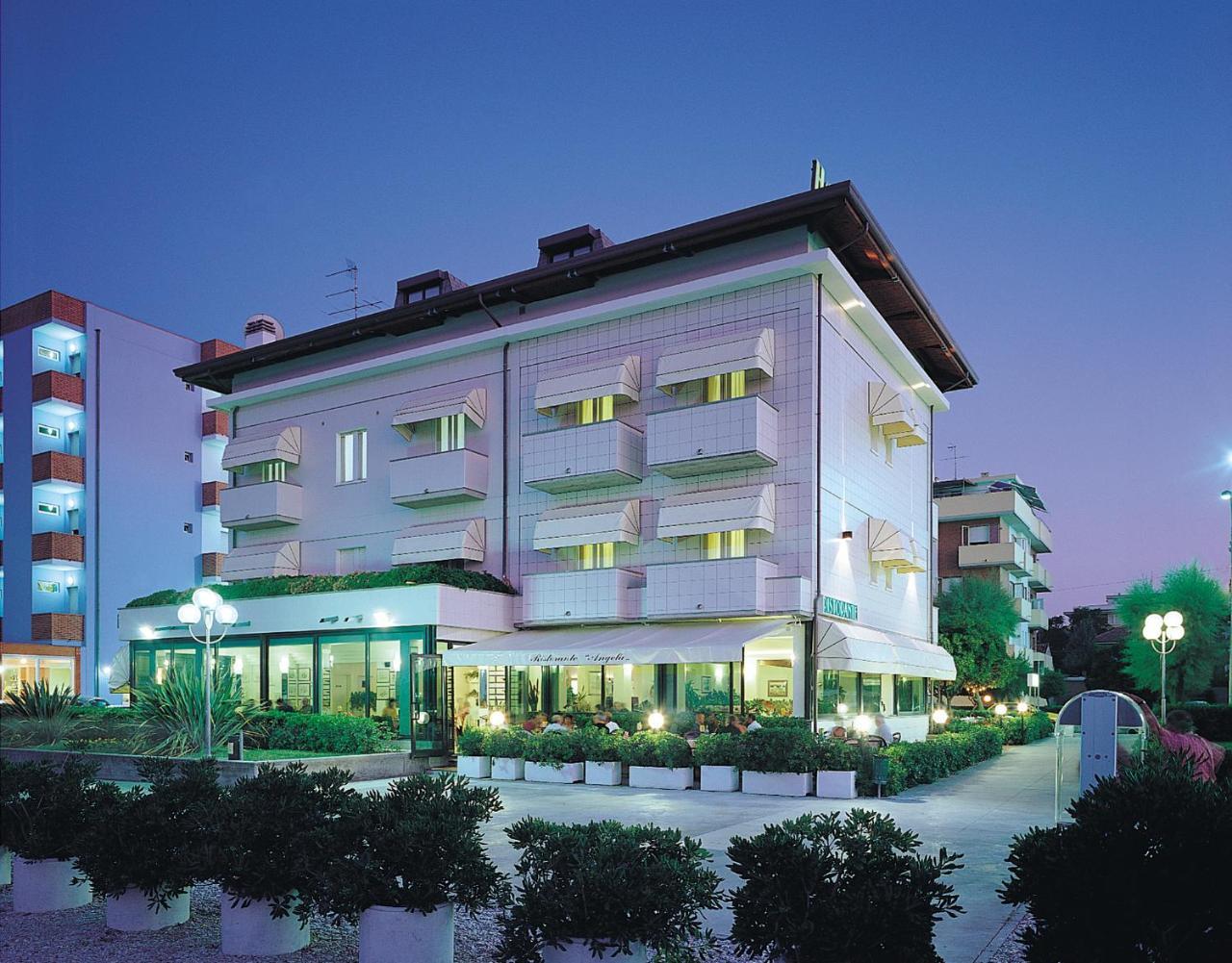 Hotel Angela Фано Экстерьер фото